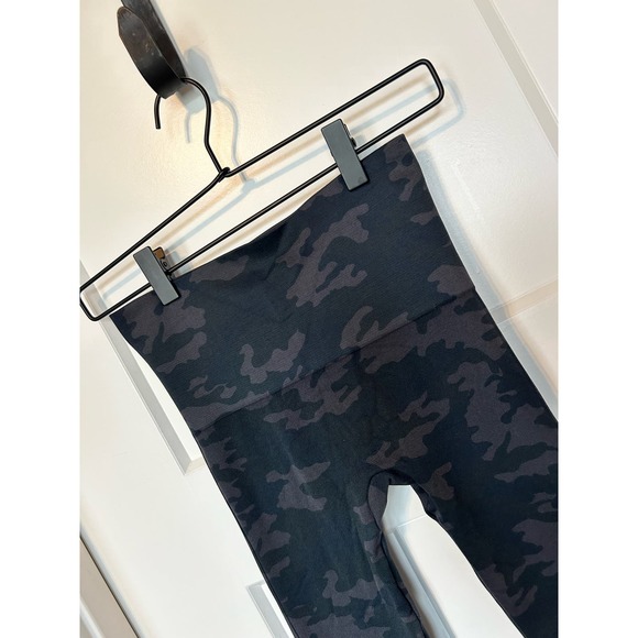Spanx Women's Seamless Camo Ankle Legging Stretch Pull on Multicolor Size Small - Picture 4 of 13